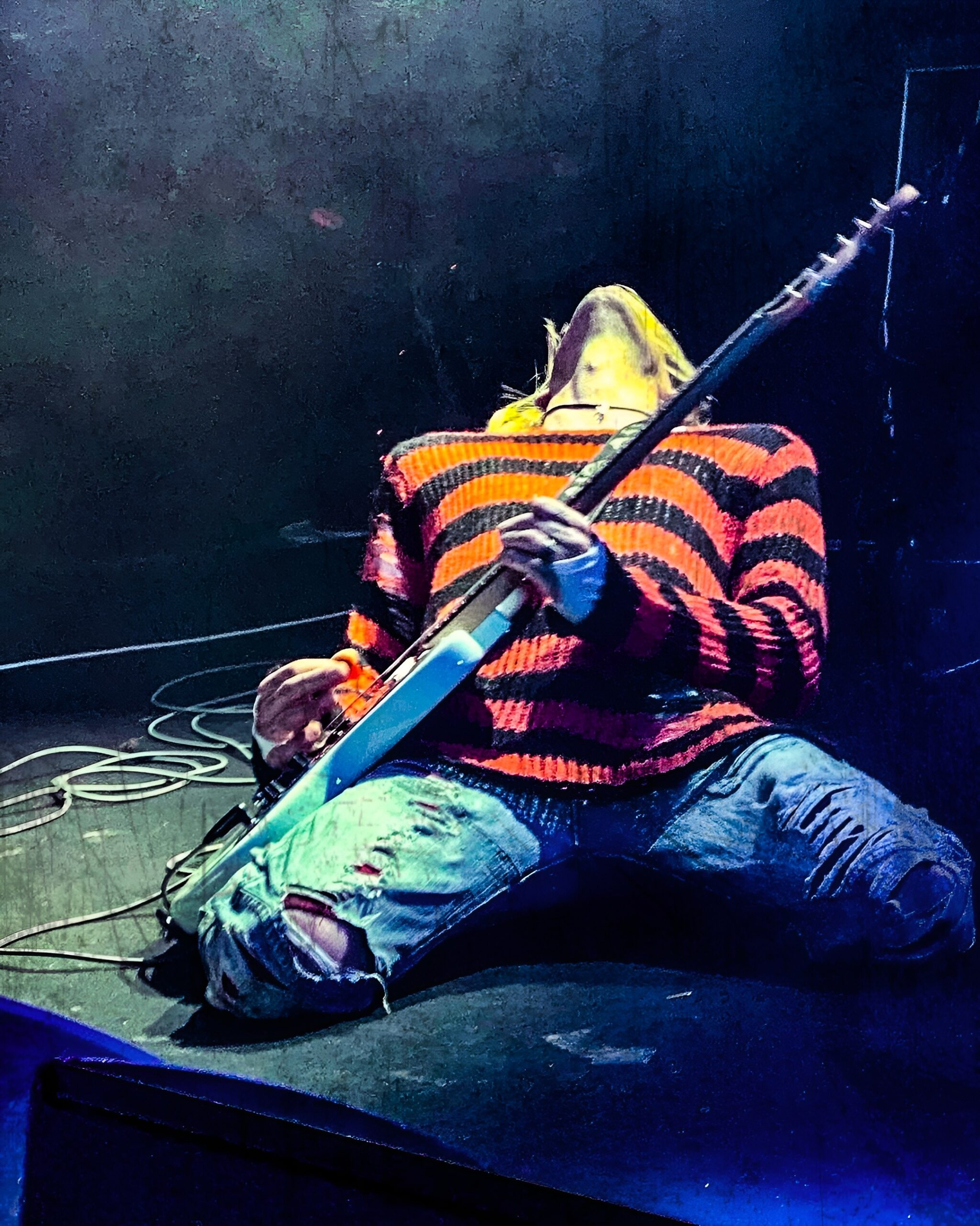 Grunge comes alive! 